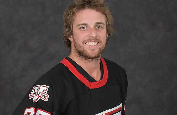 Taylor leads Vikings to sweep 3-game weekend